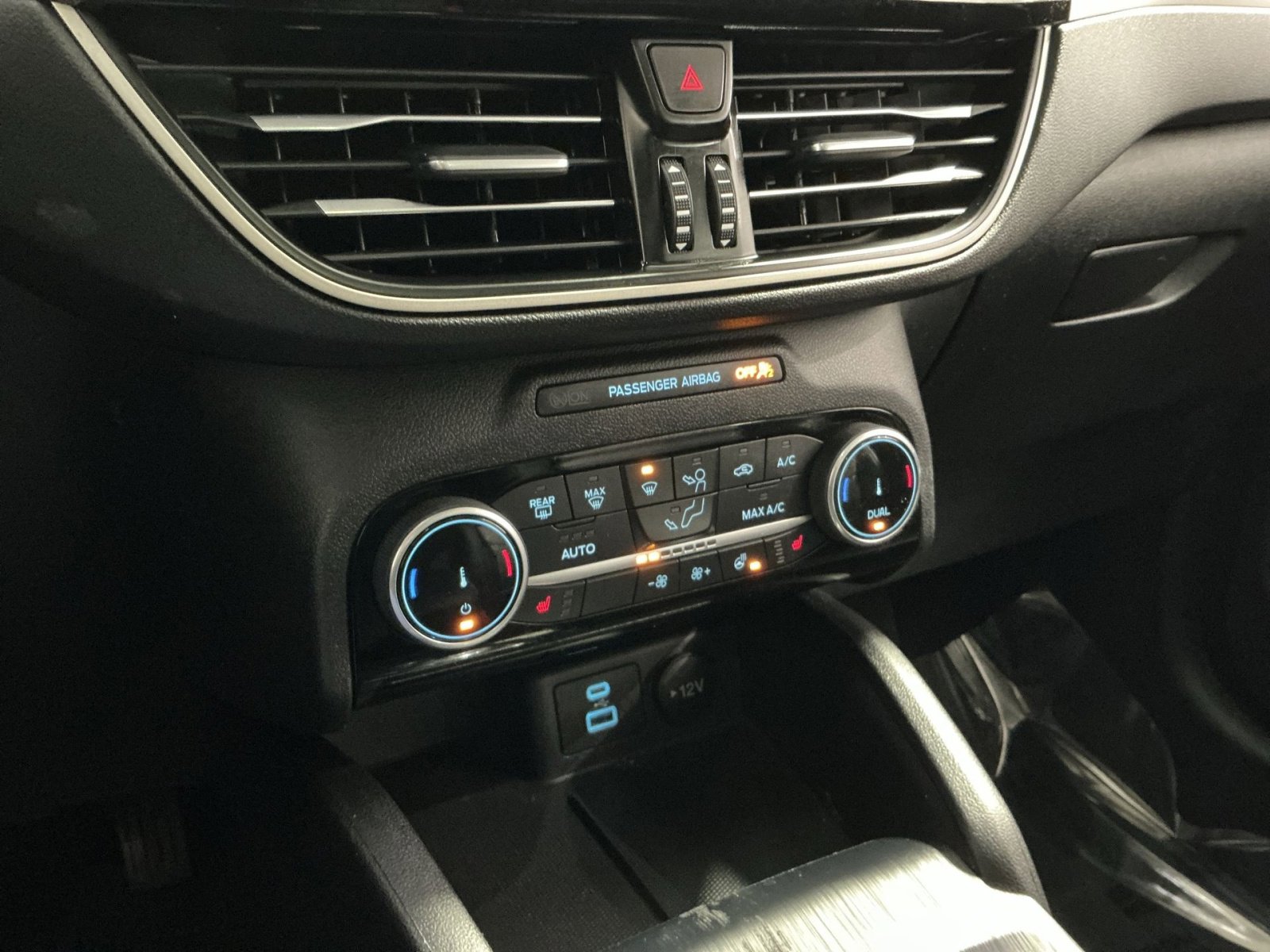 Used 2022 Ford Escape SEL image 28