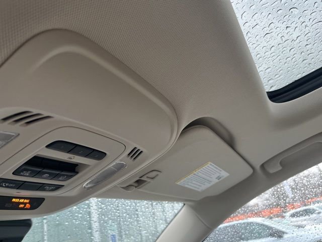 Used 2023 Buick Envision Avenir image 10