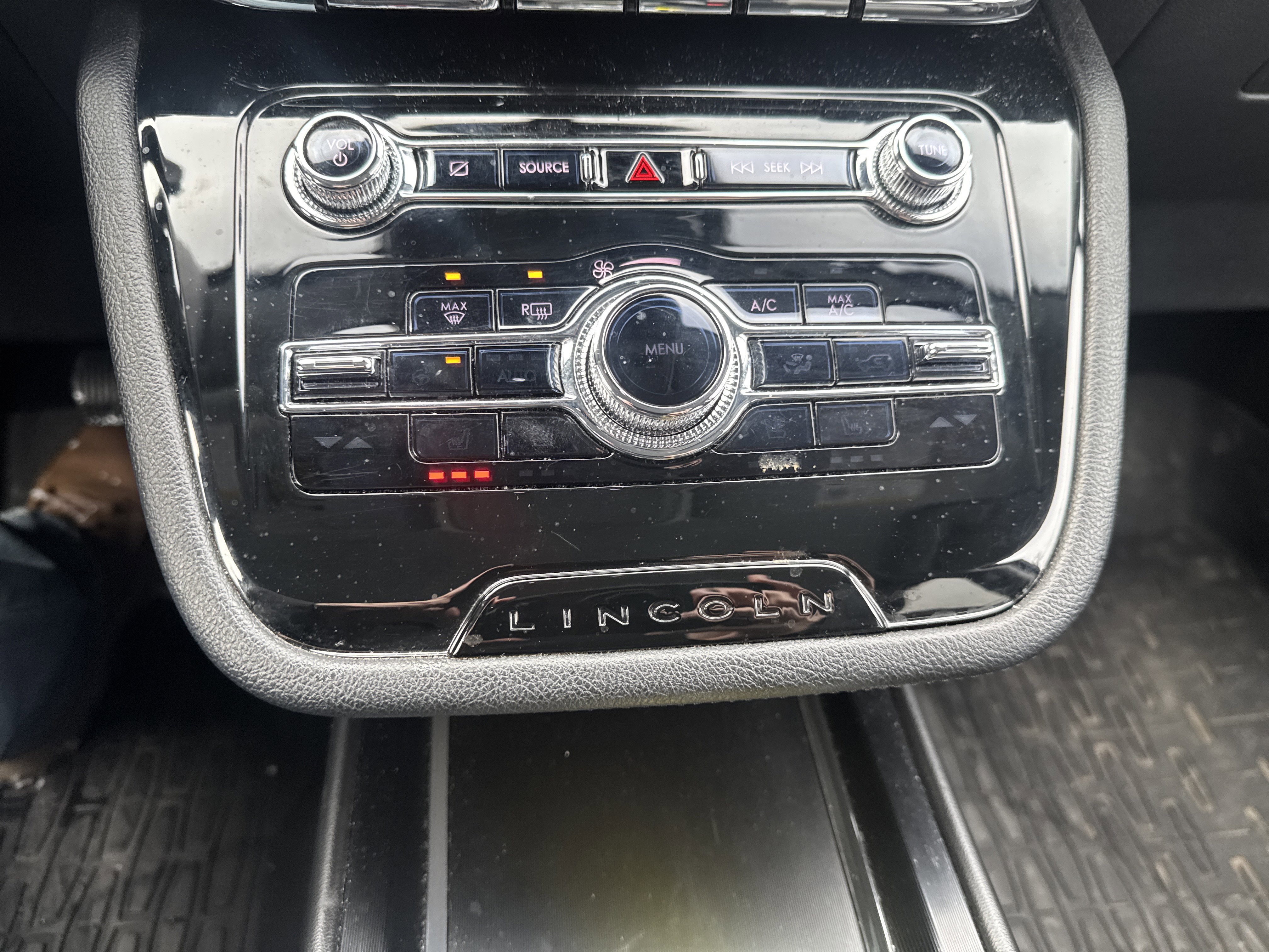 Used 2022 Lincoln Corsair AWD w/ Equipment Group 101A image 25