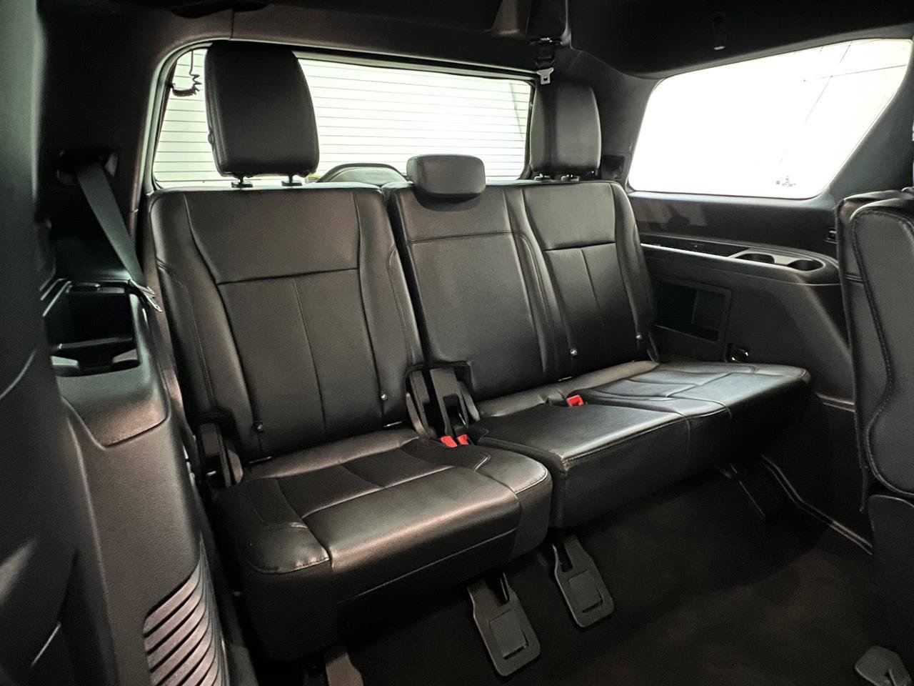 Used 2020 Ford Expedition XLT w/ Equipment Group 202A AWD/4WD image 16