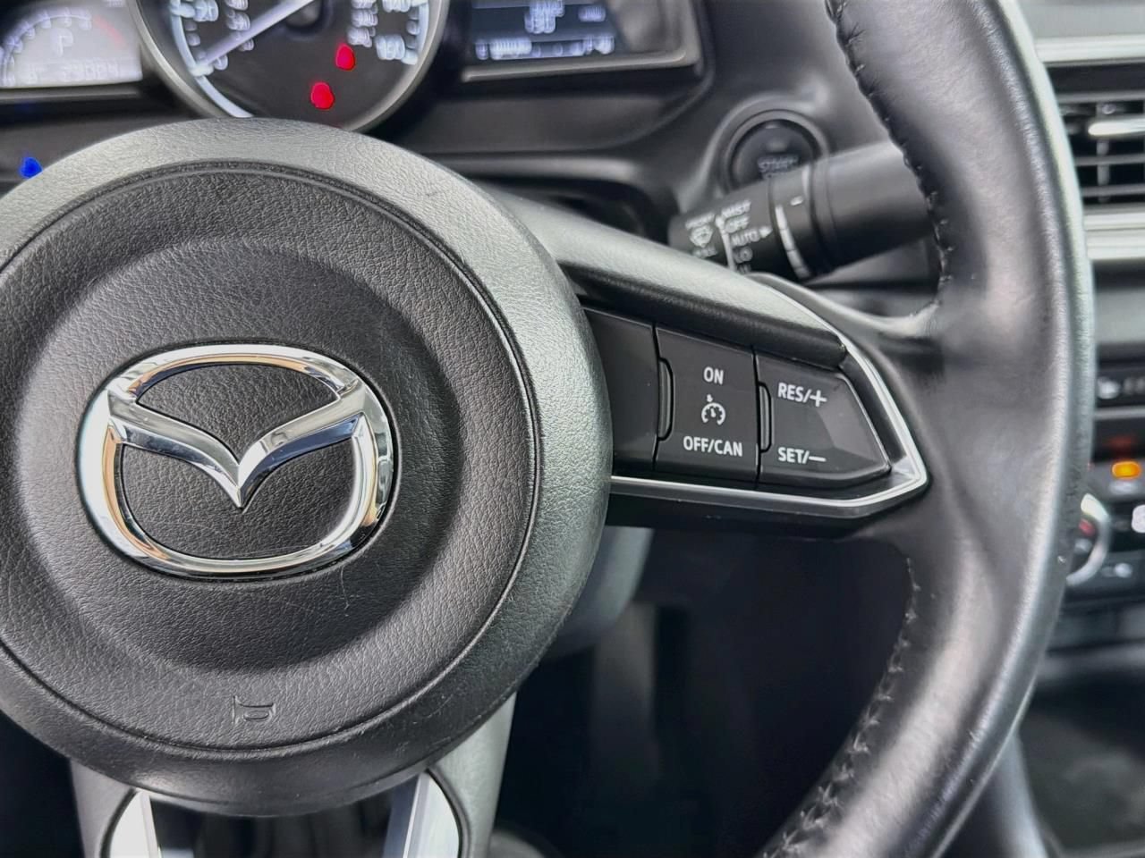 Used 2018 MAZDA MAZDA3 Touring FWD image 46