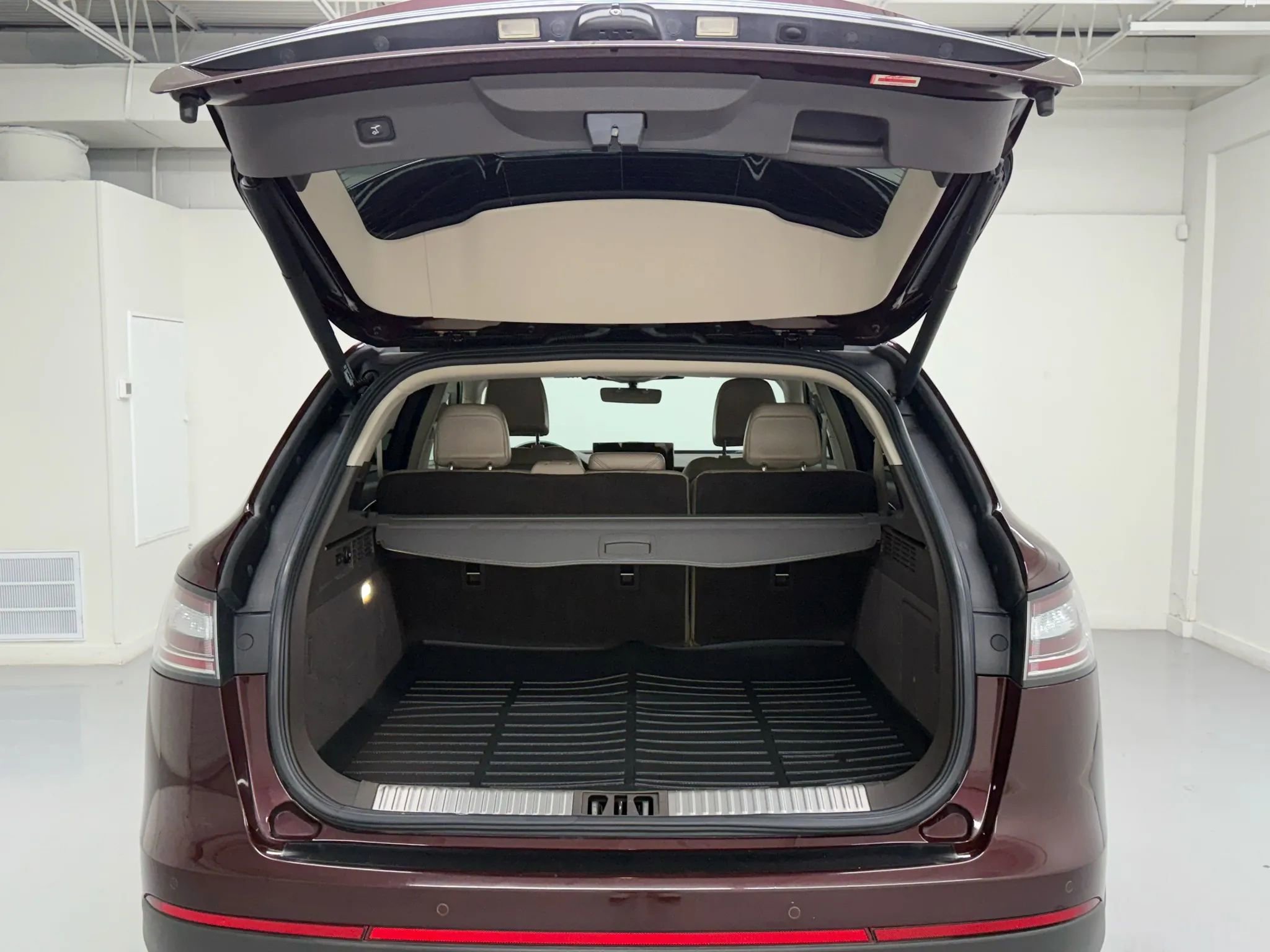 Used 2021 Lincoln Nautilus Reserve w/ Class II Trailer Tow Package image 43