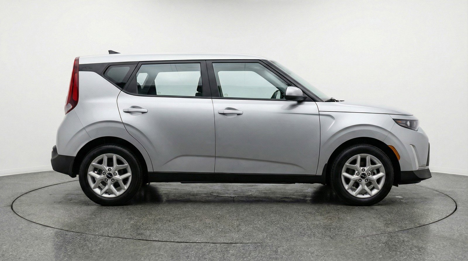 Used 2025 Kia Soul LX w/ LX Technology Package image 9
