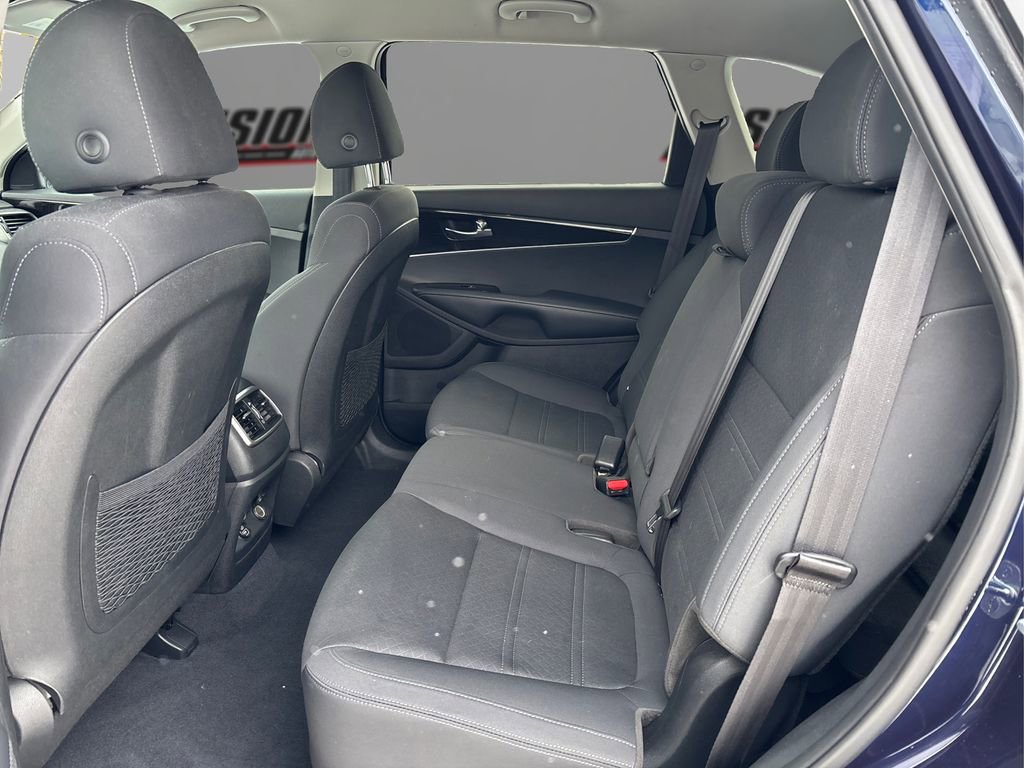 Used 2020 Kia Sorento LX w/ LX I4 Convenience Package image 10