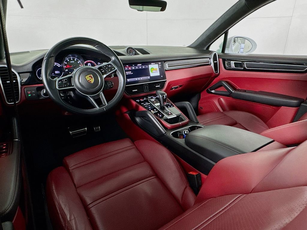 Used 2022 Porsche Cayenne GTS AWD/4WD image 31