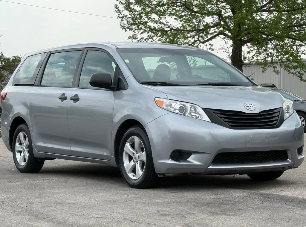 Used 2017 Toyota Sienna L FWD image 8