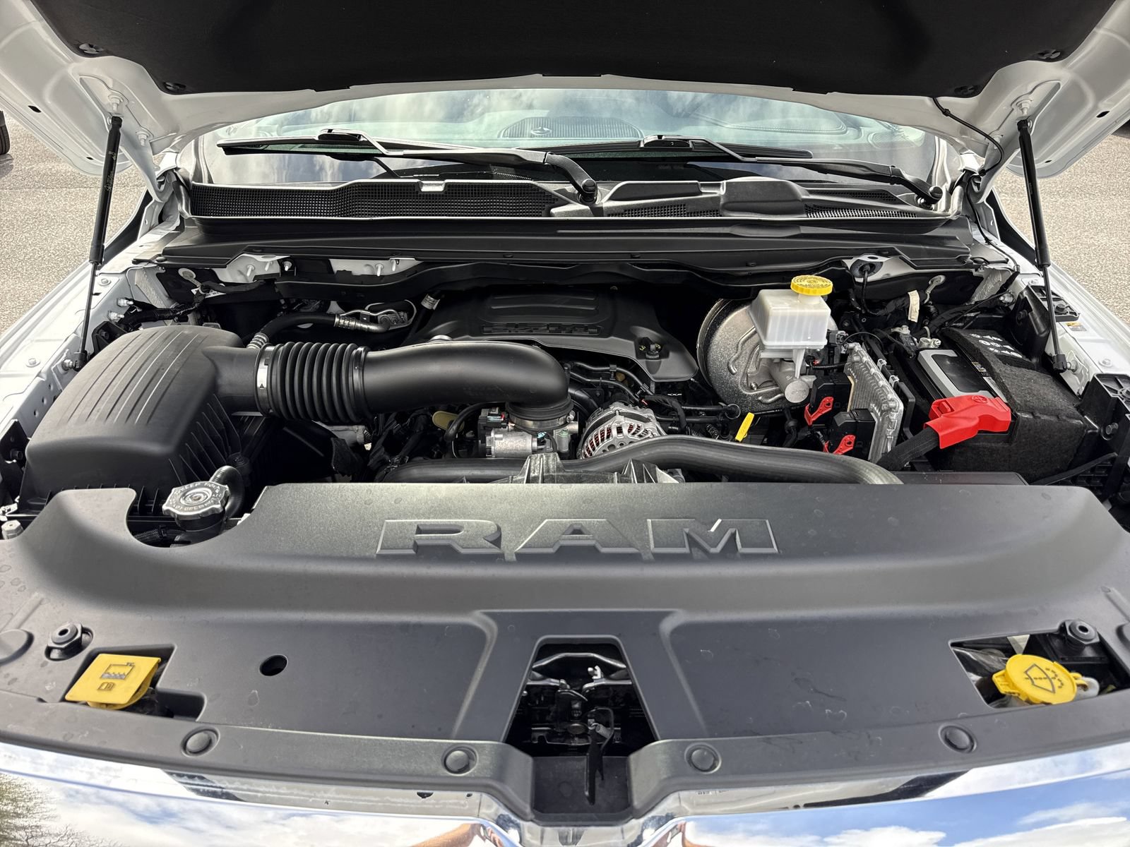 Used 2022 RAM 1500 Laramie RWD image 32
