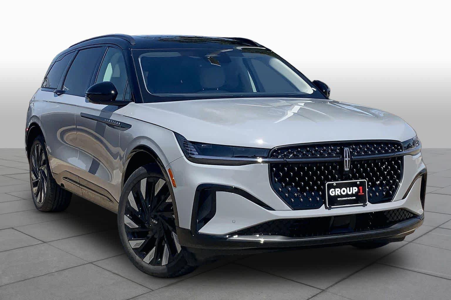 New 2026 Lincoln Nautilus Reserve w/ Jet Appearance Package AWD/4WD image 2