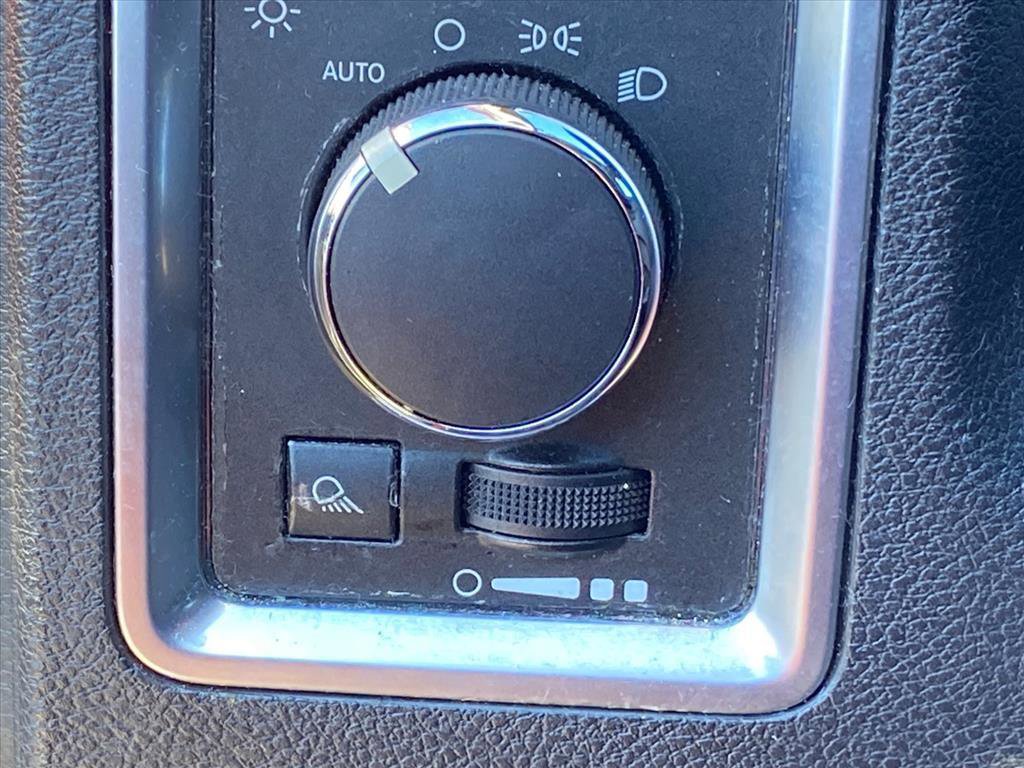 Used 2013 RAM 1500 Classic SLT w/ Remote Start & Security Group image 18