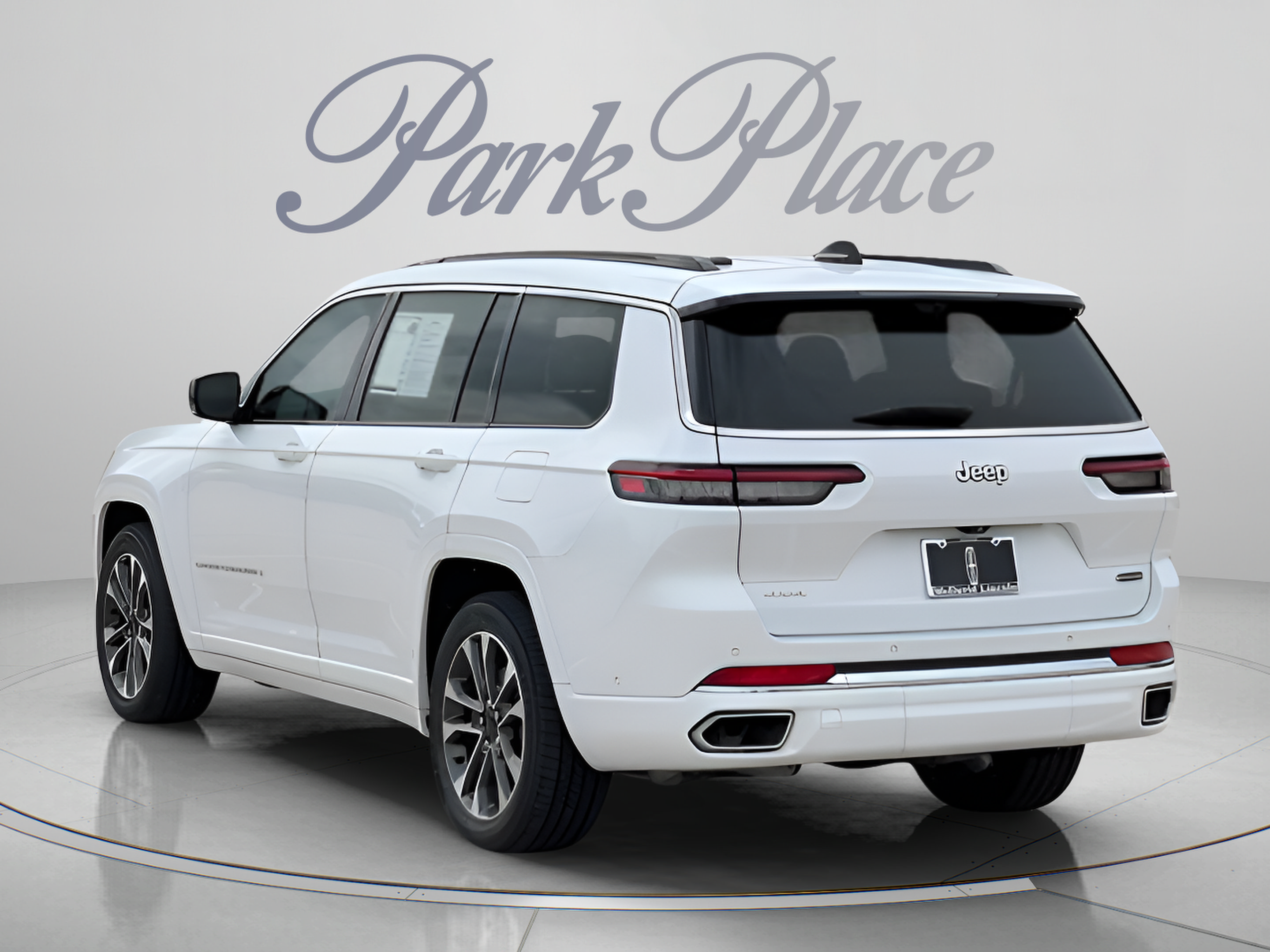 Used 2024 Jeep Grand Cherokee L Overland w/ Advanced Protech Group III AWD/4WD image 4