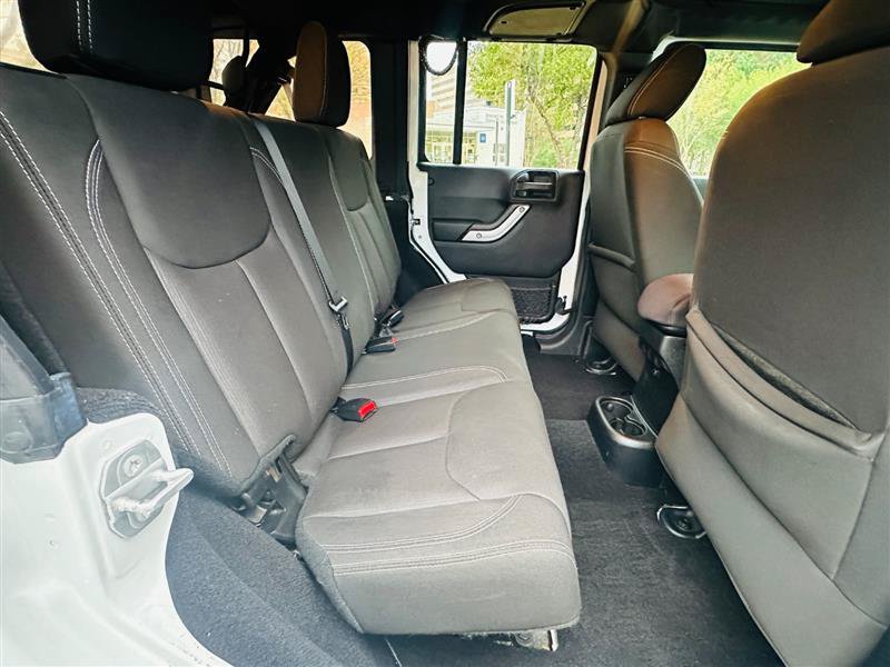 Used 2015 Jeep Wrangler Unlimited Sahara AWD/4WD image 24
