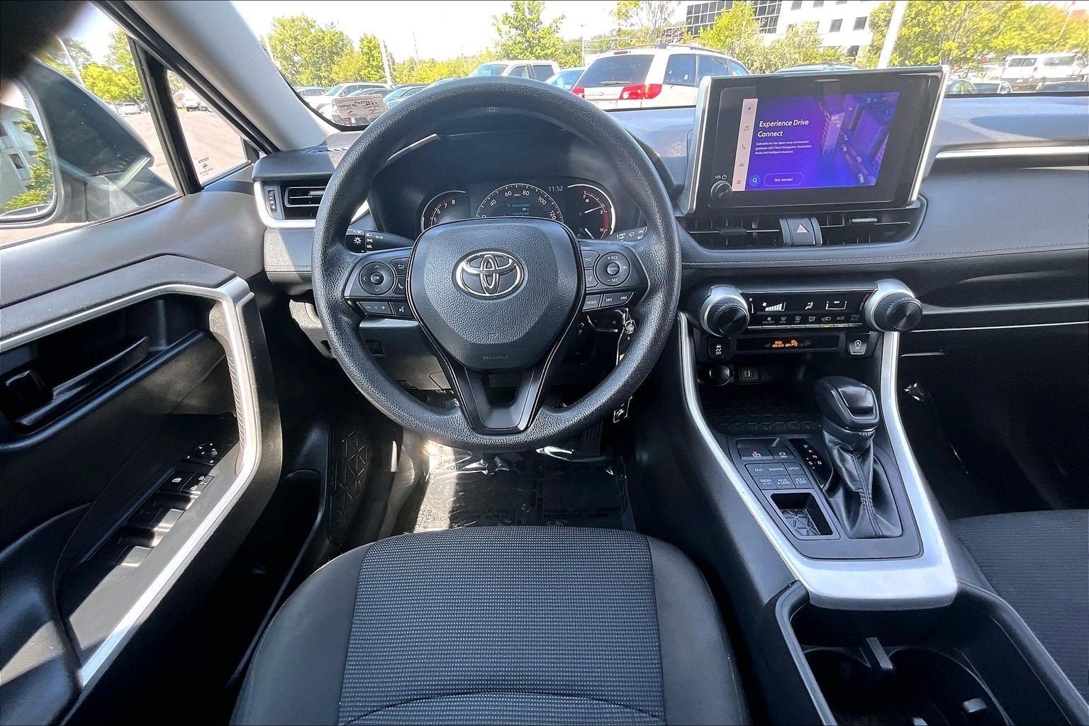 Used 2023 Toyota RAV4 LE AWD/4WD image 5