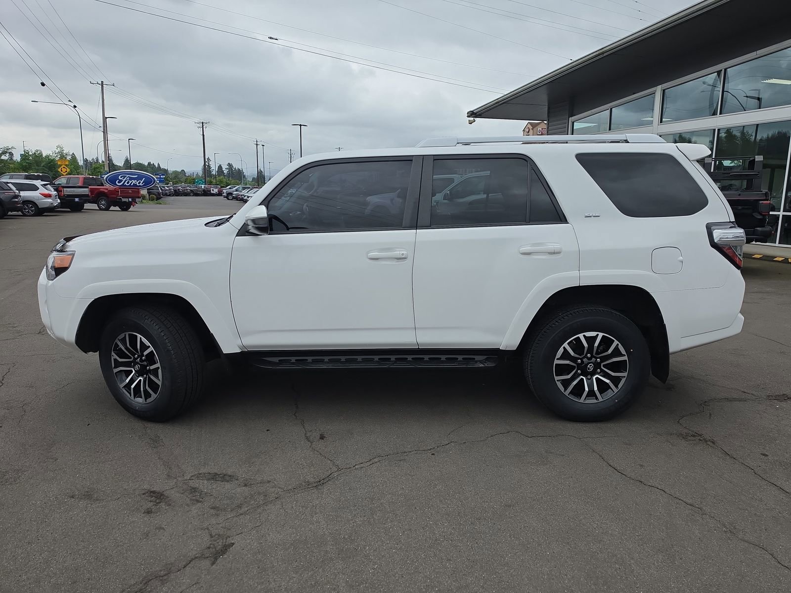 Used 2014 Toyota 4Runner SR5 w/ Convenience Package AWD/4WD image 3