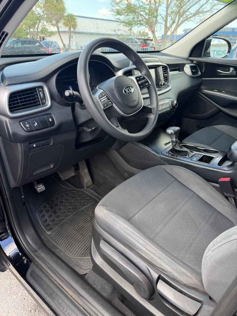 Used 2020 Kia Sorento LX FWD image 14