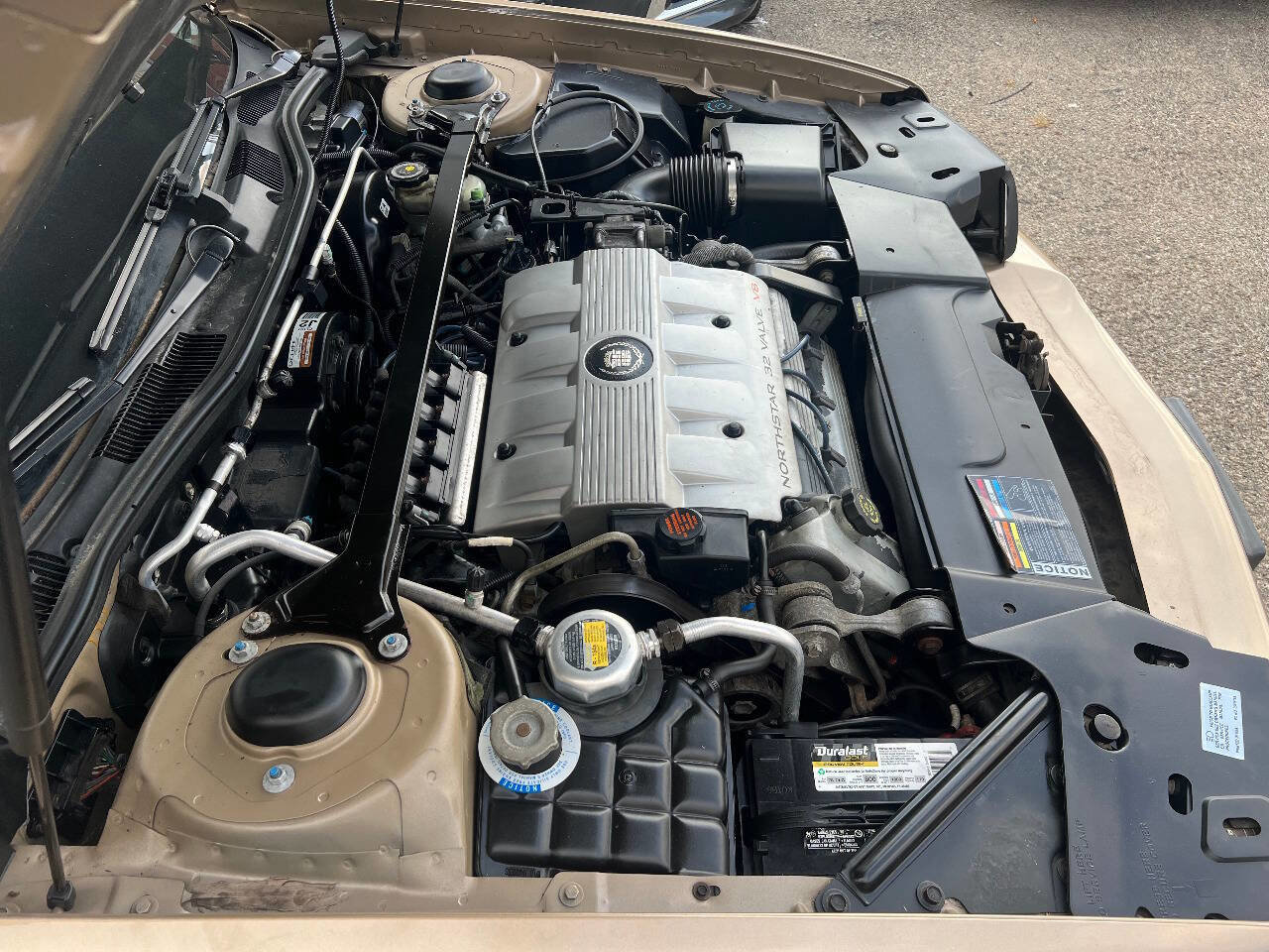 Used 1999 Cadillac De Ville w/ Comfort/Convenience Pkg image 40