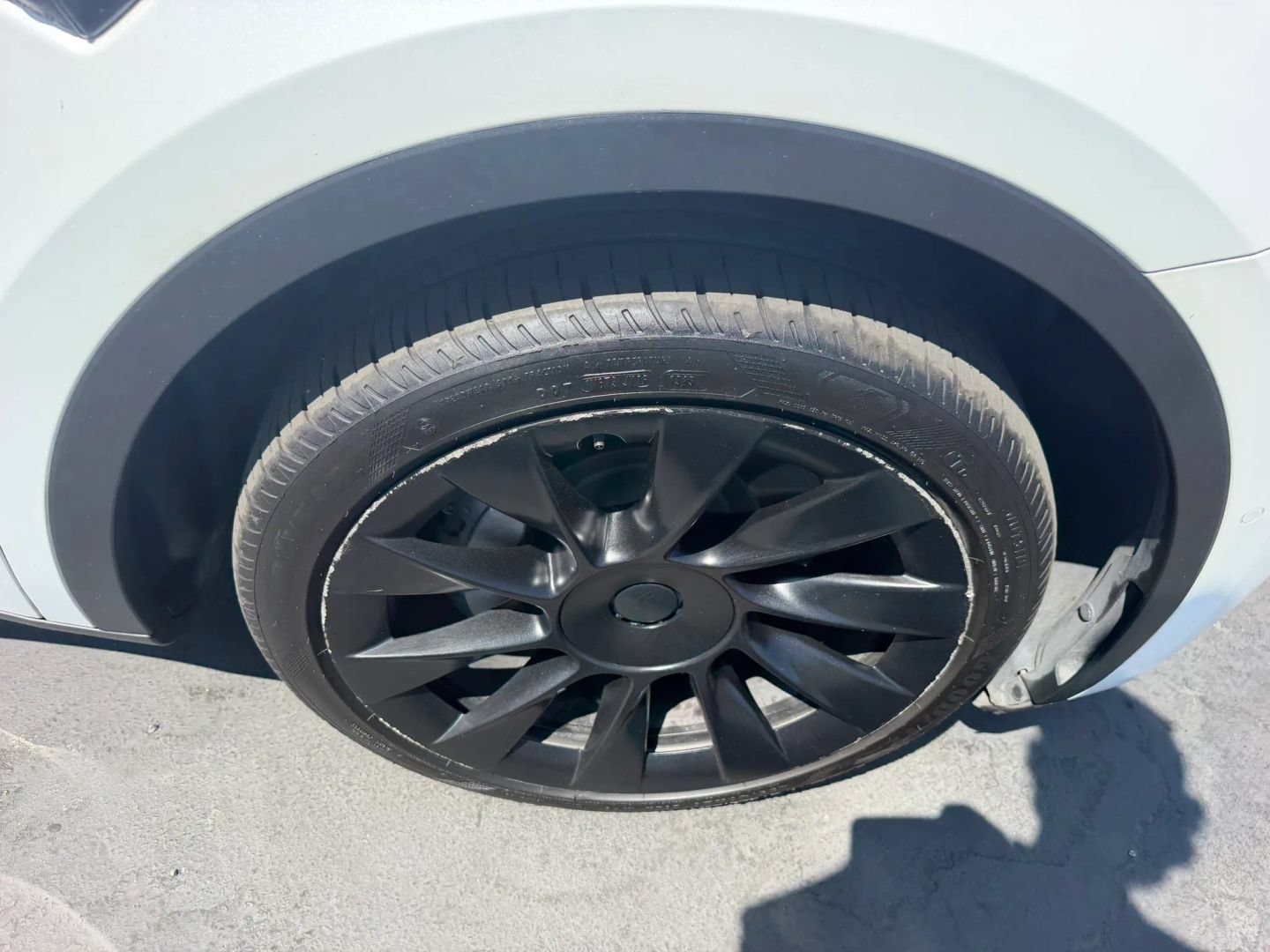 Used 2022 Tesla Model Y Long Range AWD/4WD image 30