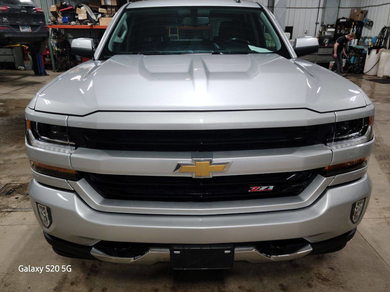 Used 2018 Chevrolet Silverado 1500 LT w/ All Star Edition image 3