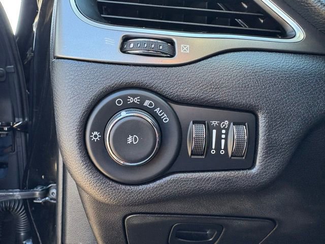 Used 2020 Jeep Cherokee Latitude Plus w/ Cold Weather Group image 24