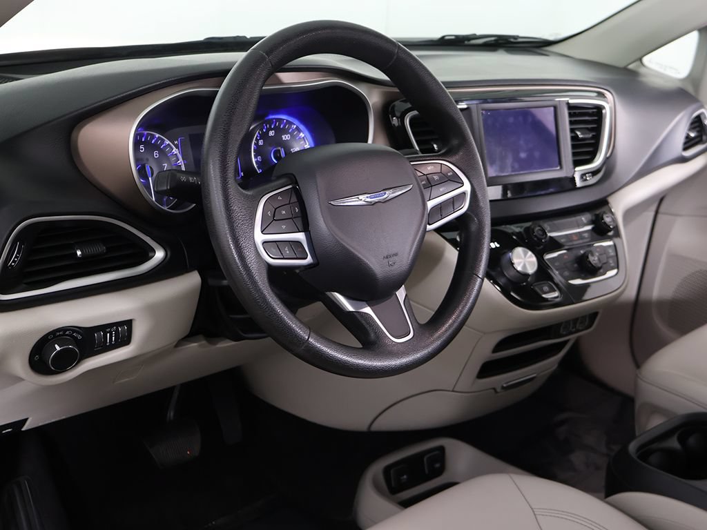 Used 2021 Chrysler Voyager Lxi FWD image 20