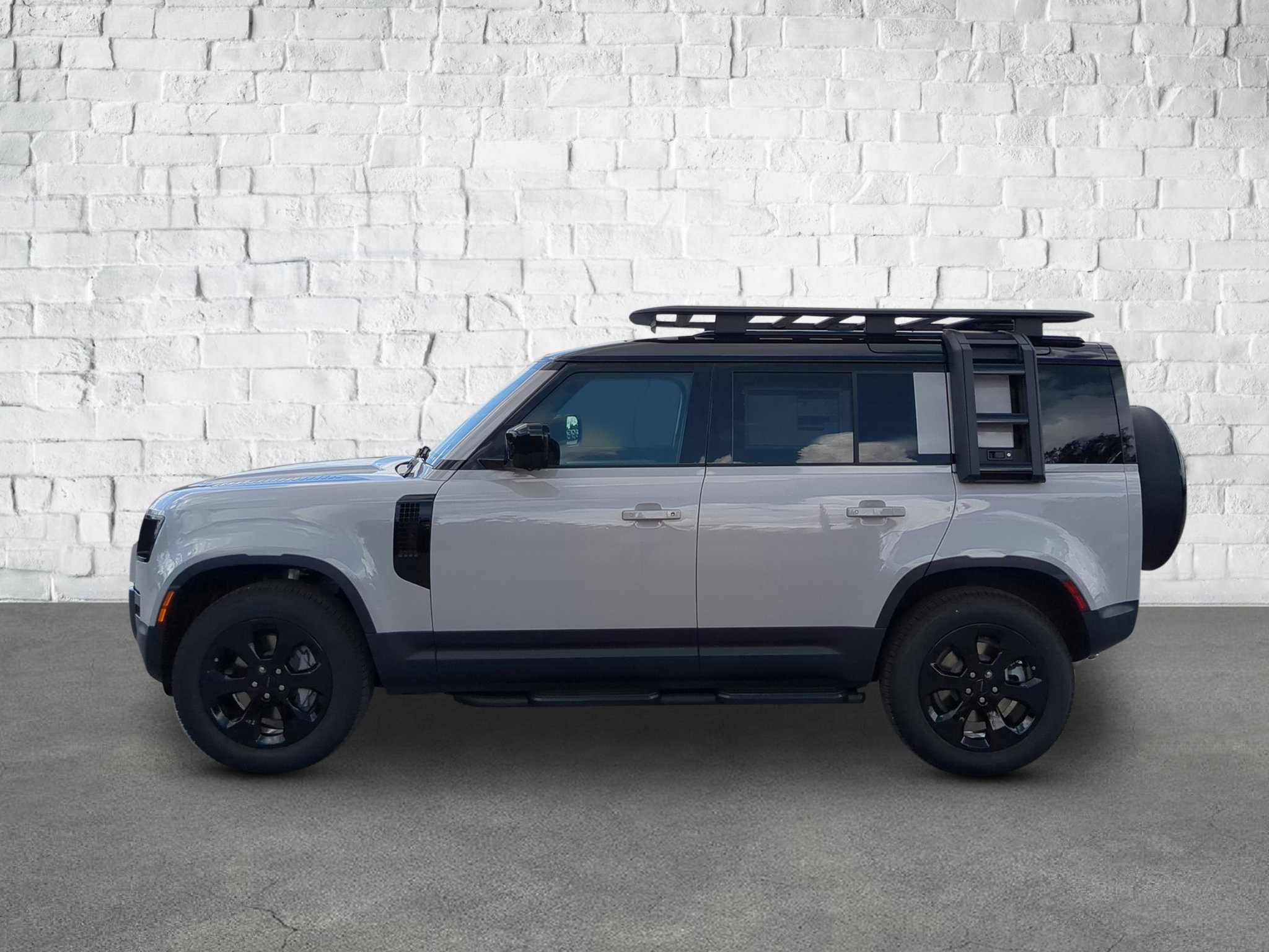 New 2026 Land Rover Defender 110 S image 3