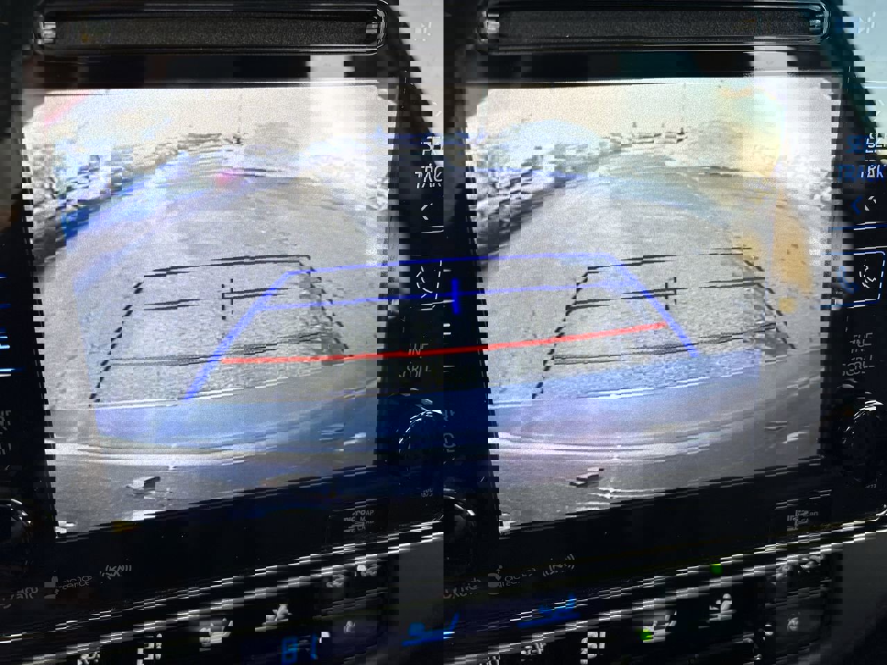 Used 2019 Toyota Corolla XLE image 18