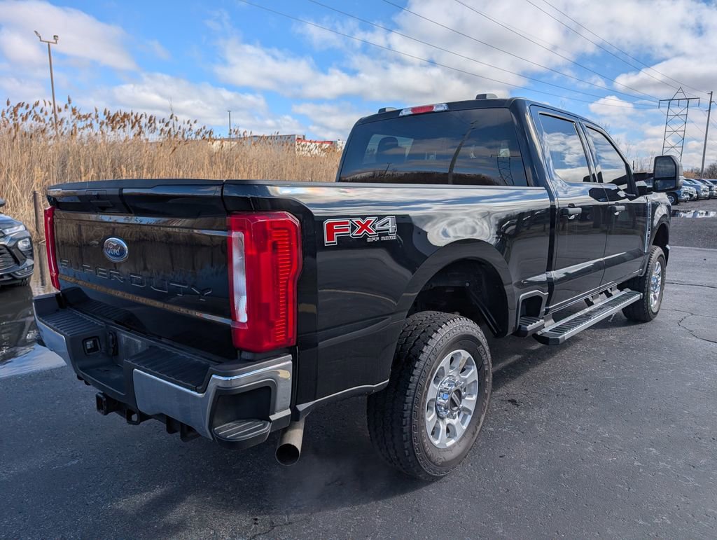 Used 2024 Ford F350 XLT w/ FX4 Off-Road Package image 10