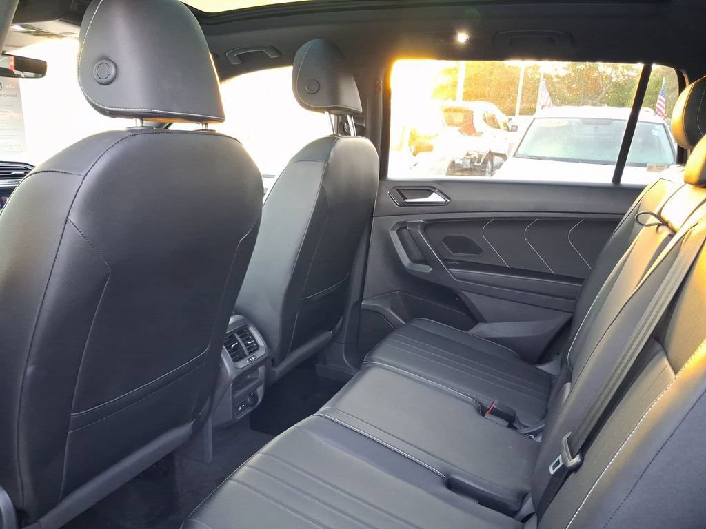 Used 2023 Volkswagen Tiguan SE R-Line FWD image 12