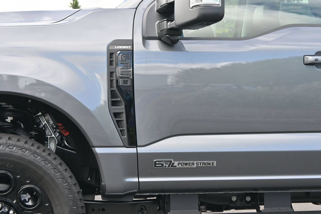 New 2026 Ford F350 Lariat w/ Black Appearance Package AWD/4WD image 12