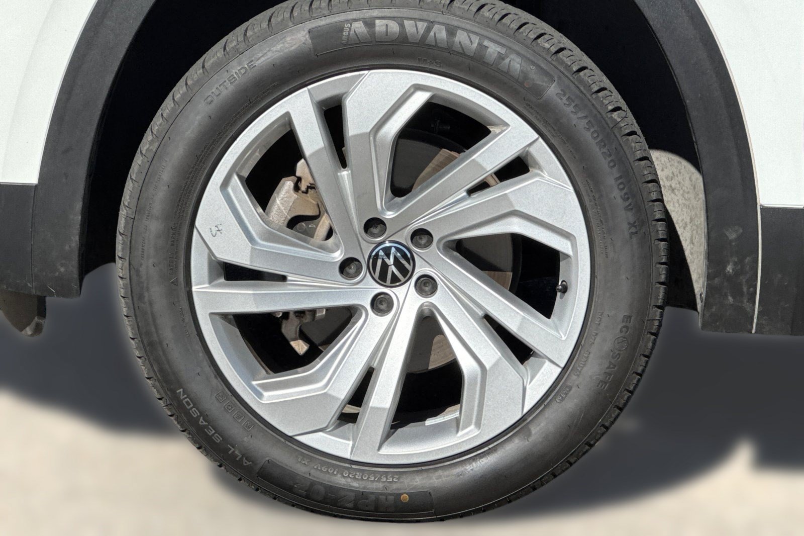 Used 2023 Volkswagen Atlas SE AWD/4WD image 13
