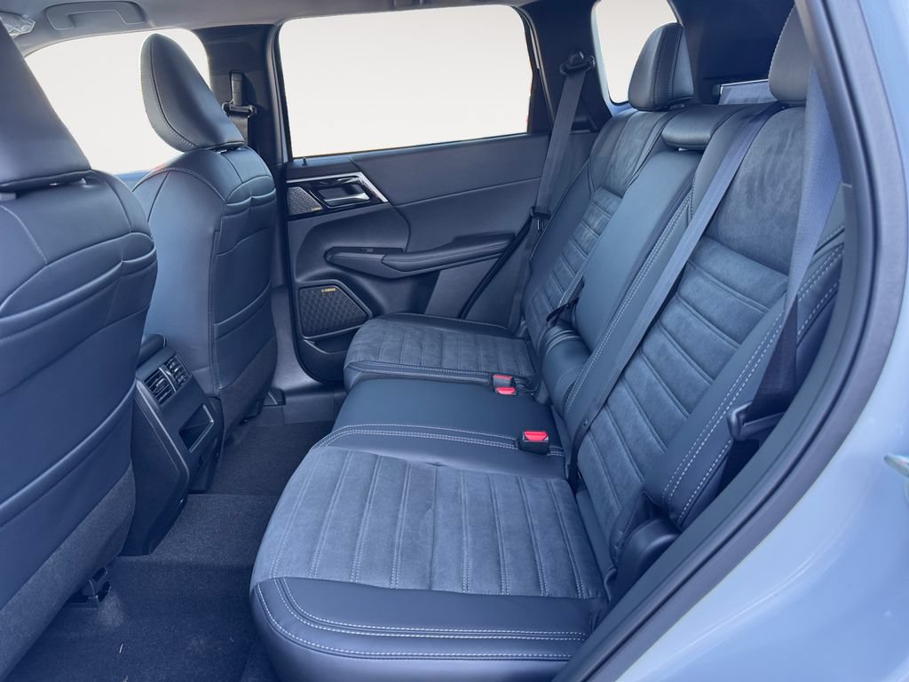 New 2026 Mitsubishi Outlander SE AWD/4WD image 13