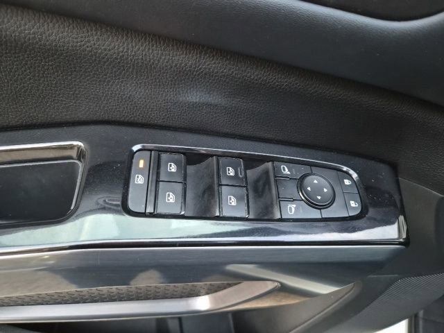 Used 2022 Nissan Pathfinder SL image 18