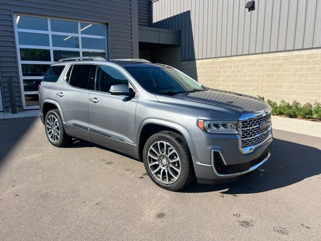 Used 2020 GMC Acadia Denali w/ Technology Package FWD image 3
