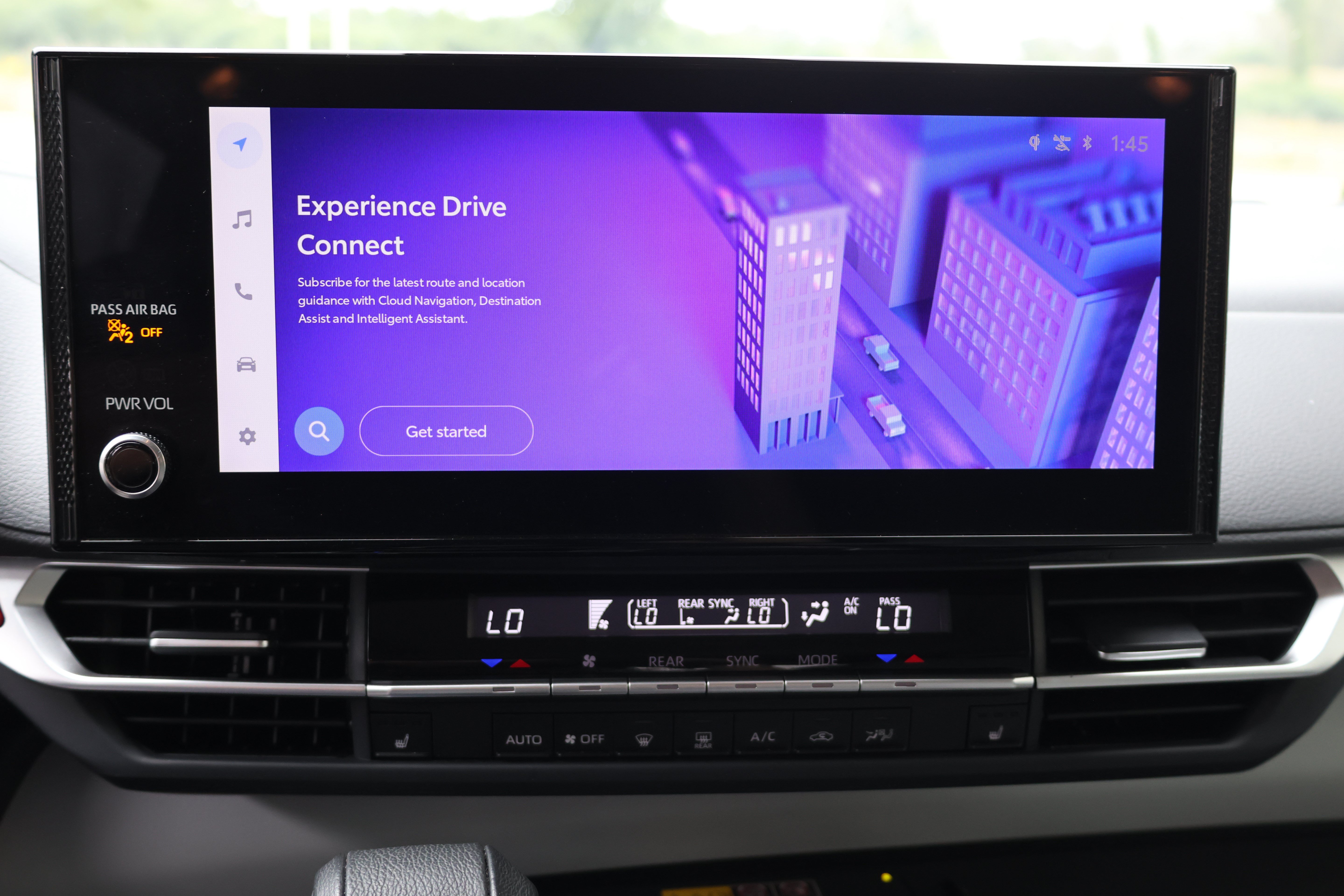 Certified 2025 Toyota Sienna XLE FWD image 31