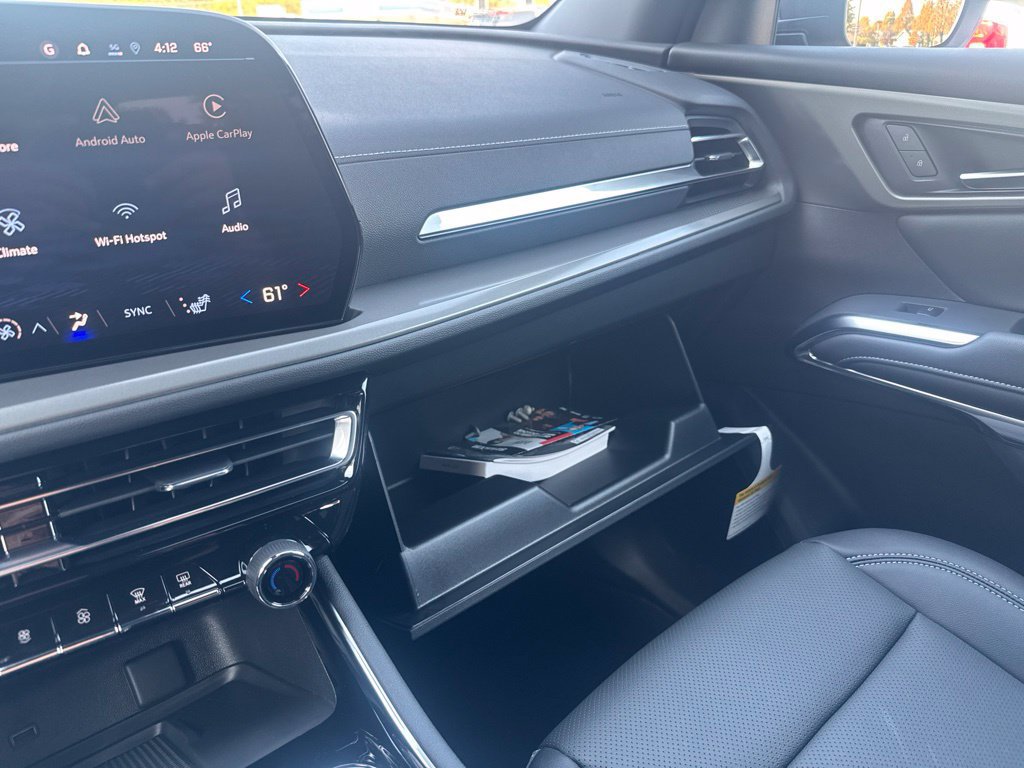 New 2027 Chevrolet Traverse LT AWD/4WD image 43