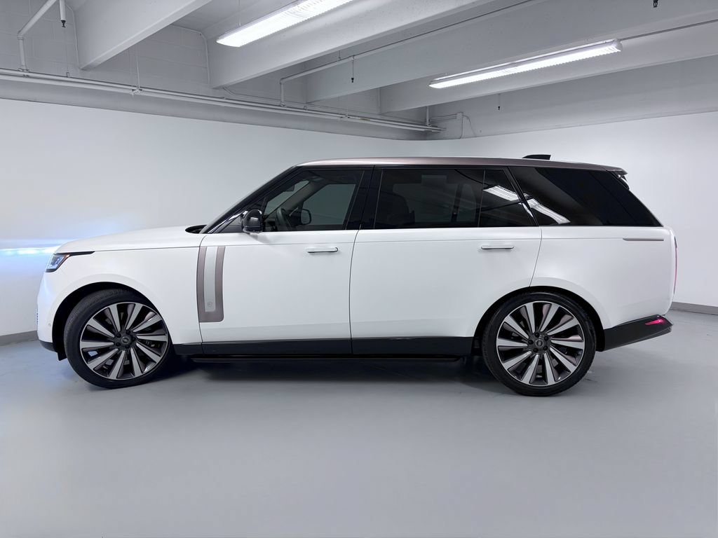 Used 2023 Land Rover Range Rover SV AWD/4WD image 4