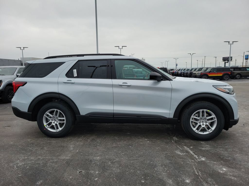New 2026 Ford Explorer Active image 3