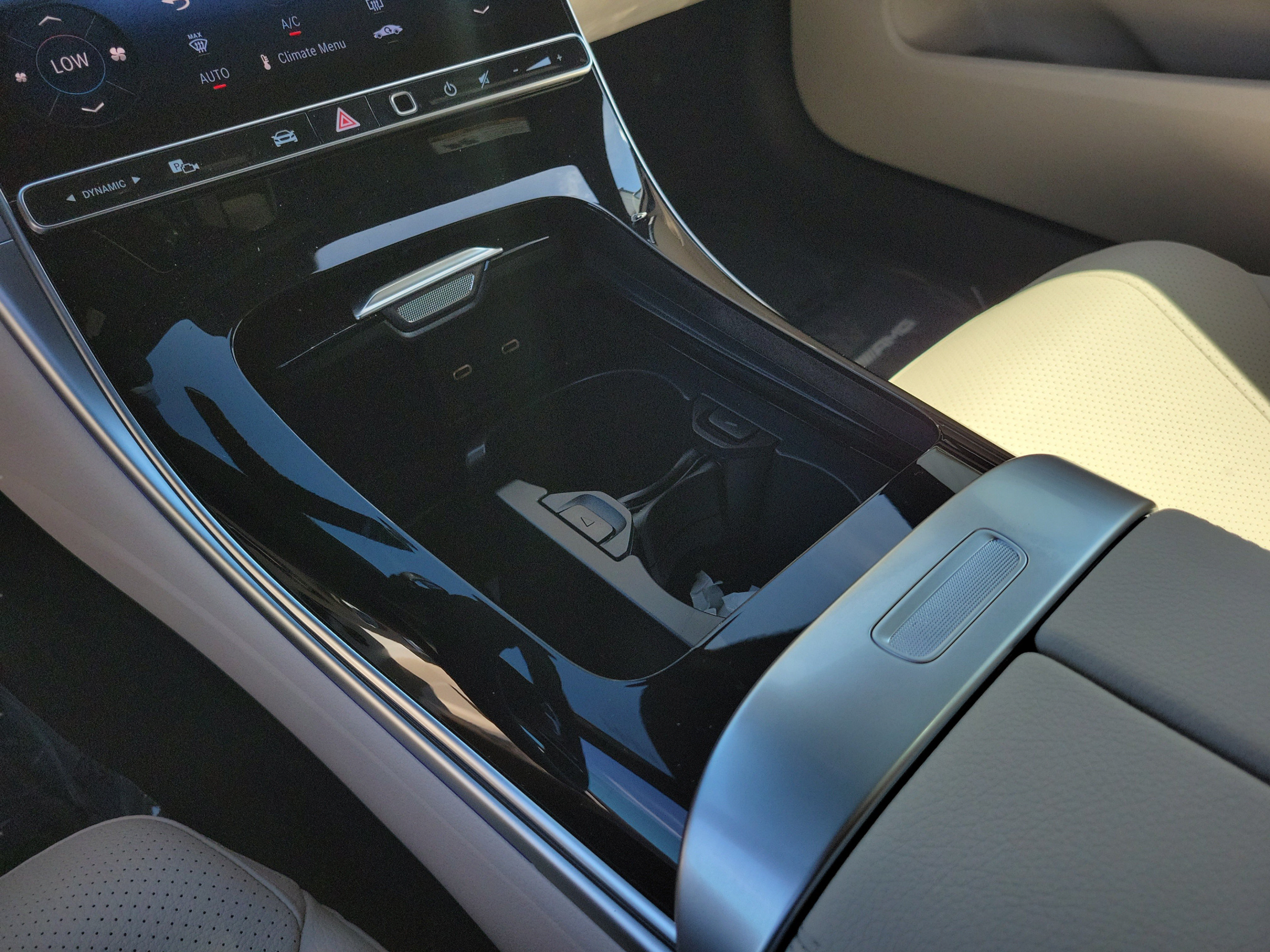 New 2026 Mercedes-Benz CLE 300 4MATIC Coupe image 14