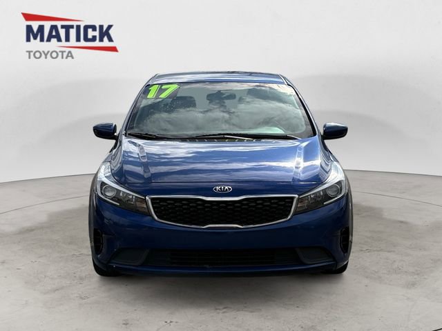 Used 2017 Kia Forte LX image 2