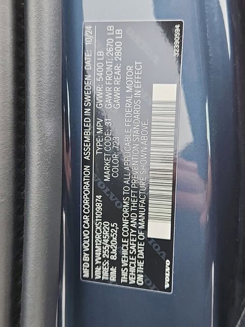 Certified 2025 Volvo XC60 B5 Plus w/ Climate Package image 25