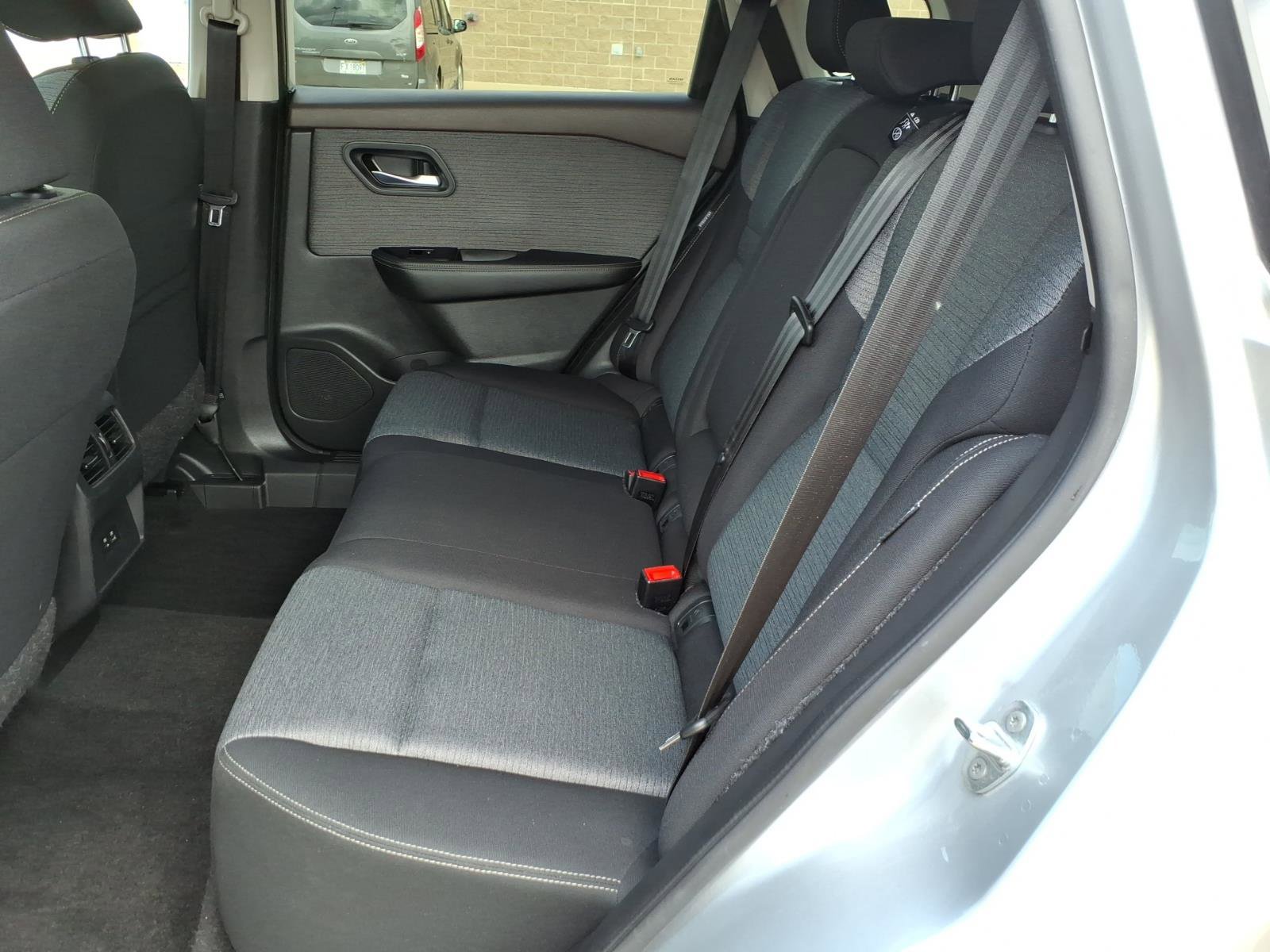 Used 2023 Nissan Rogue SV AWD/4WD image 9