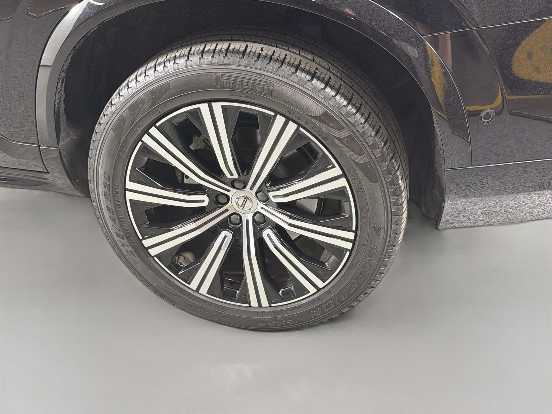 Certified 2024 Volvo XC90 B5 Plus AWD/4WD image 34