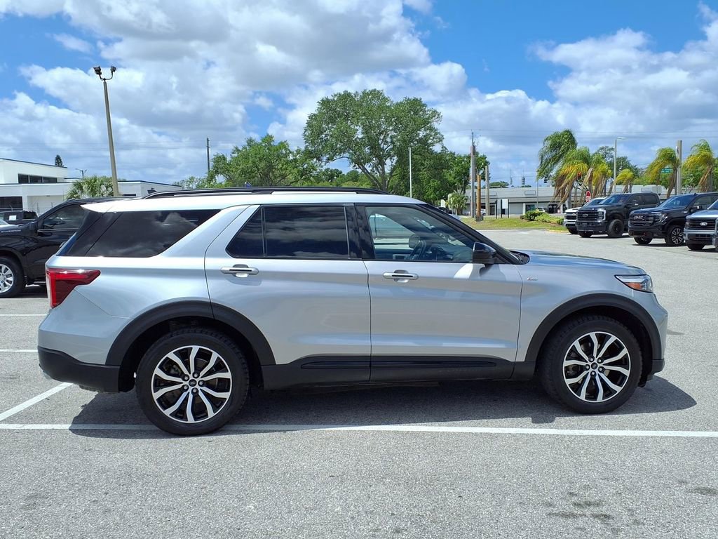 Used 2023 Ford Explorer ST-Line w/ Class IV Trailer Tow Package AWD/4WD image 8