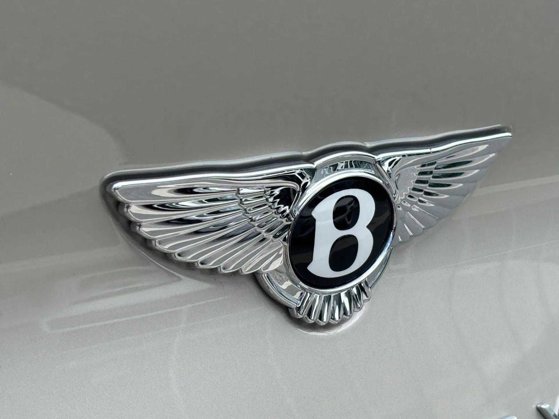 New 2025 Bentley Bentayga Extended Wheelbase image 28