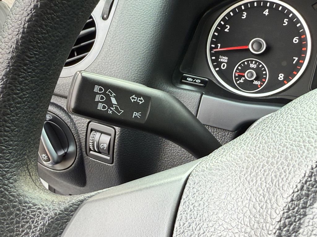 Used 2018 Volkswagen Tiguan Limited image 18