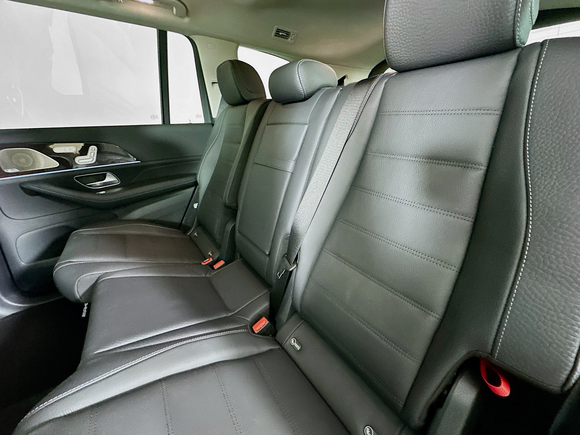 Used 2026 Mercedes-Benz GLS 450 4MATIC image 32