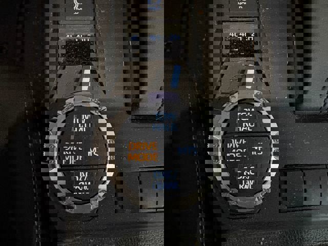 Certified 2025 Toyota Tacoma TRD Off-Road w/ TRD Off Road Upgrade Package AWD/4WD image 19