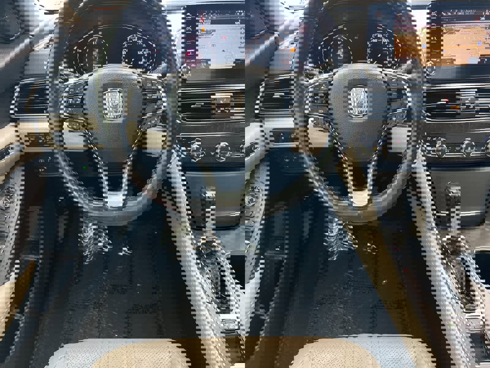 Used 2018 Honda Accord Touring image 15