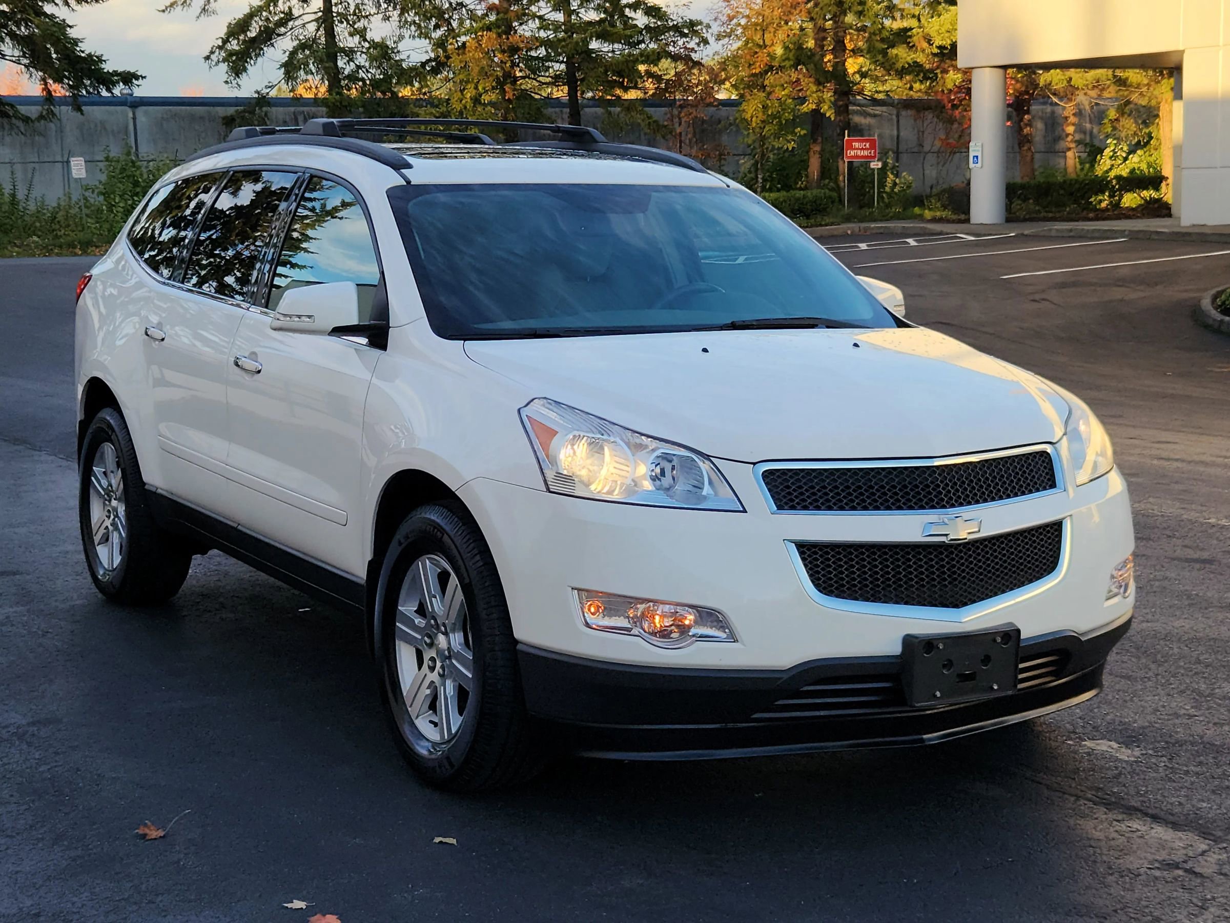 Used 2011 Chevrolet Traverse LT w/ Personal Connectivity Package image 5