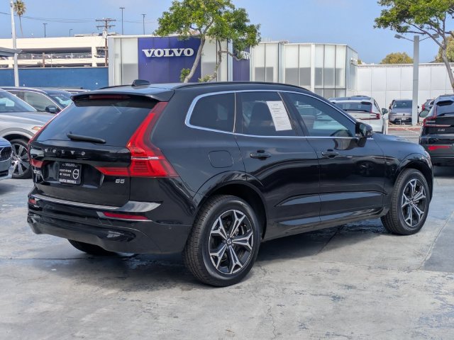 Certified 2022 Volvo XC60 B5 Momentum FWD image 3