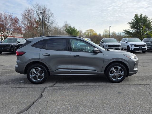Used 2023 Ford Escape ST-Line Select w/ Tech Pack #1 AWD/4WD image 9